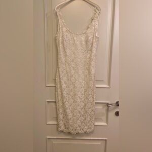 JS Boutique Bridal Cream Sheath Dress Sleeveless Crew Neck